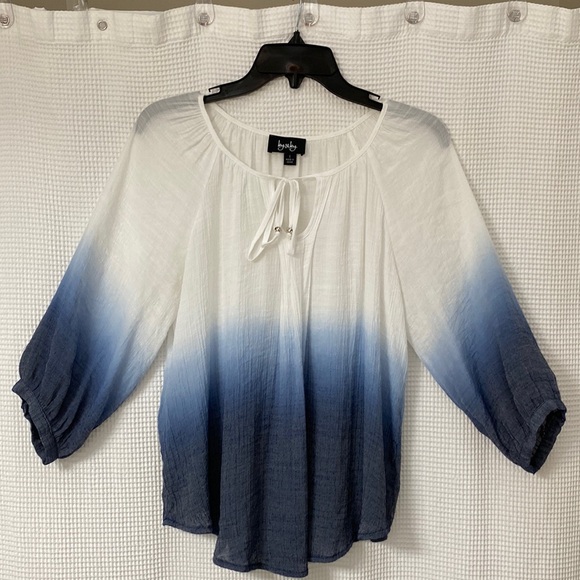 Women’s By and by ombré white and blue half sleeve flowy blouse. Size Small - Picture 3 of 11